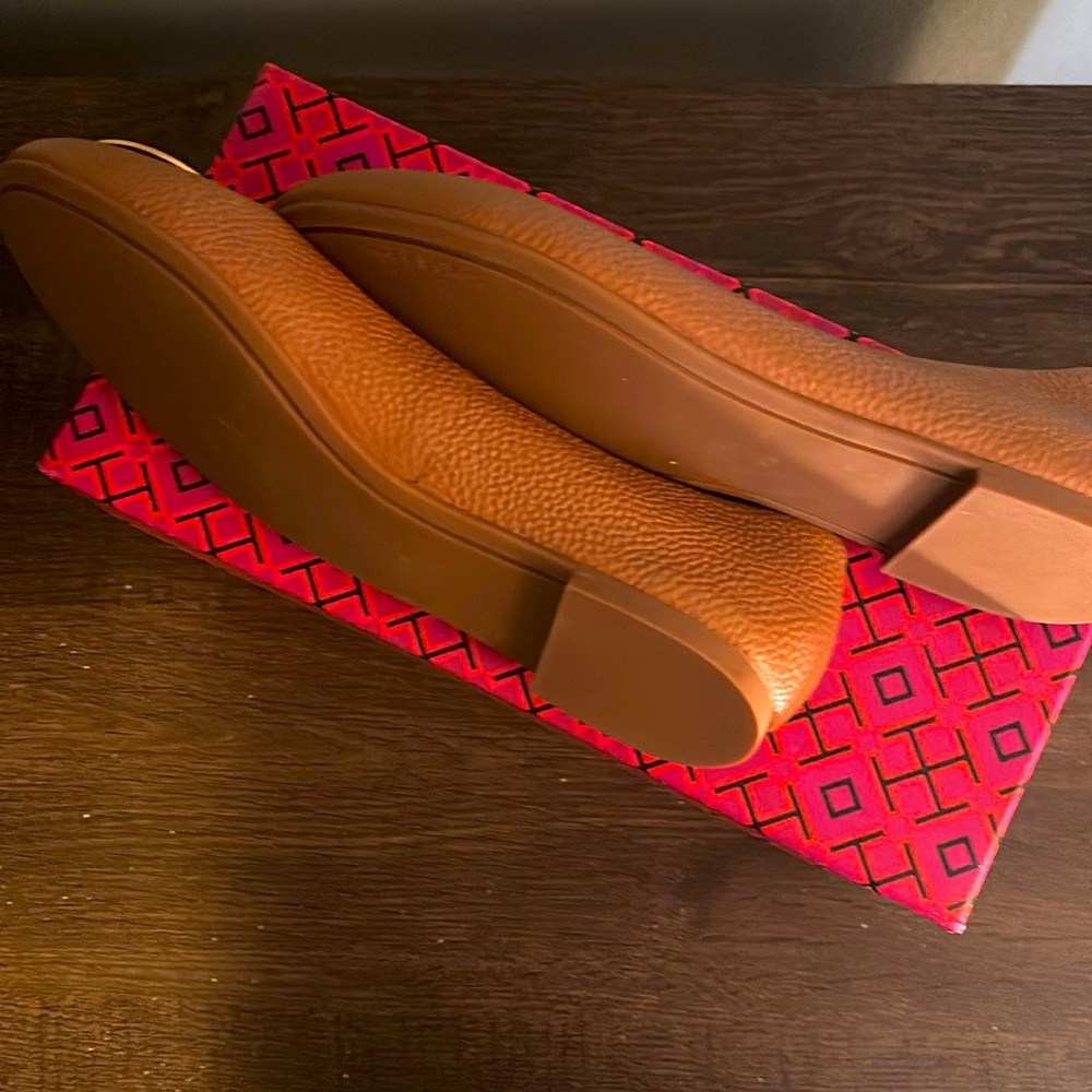 Tory Burch Chelsea Like New Ballet Flats - Picture 3 of 5